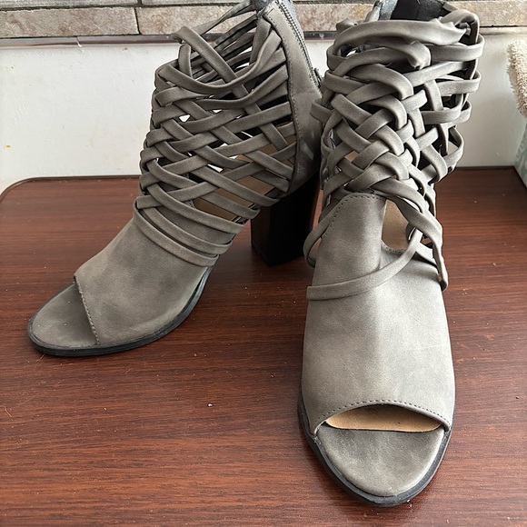 Diba Gray Ankle Boots Size 8.5 - Picture 1 of 5